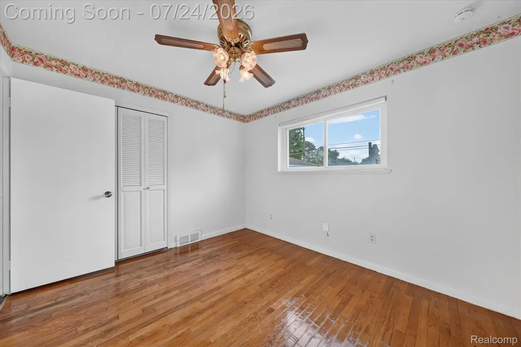 11252 Marsha Place Warren City MI 48089