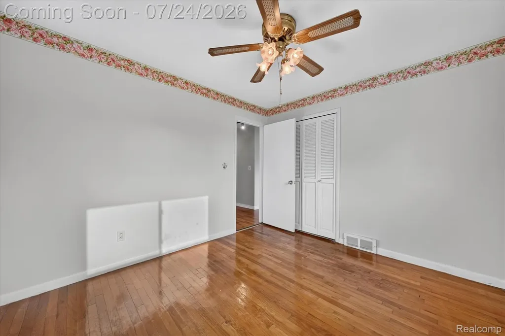 11252 Marsha Place Warren City MI 48089