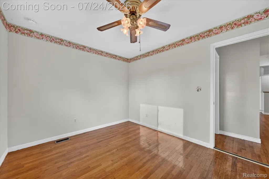 11252 Marsha Place Warren City MI 48089
