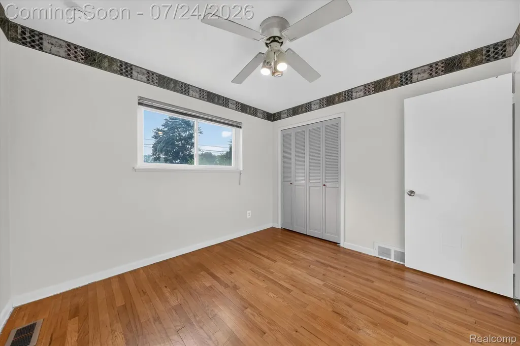 11252 Marsha Place Warren City MI 48089