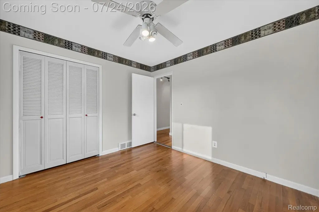 11252 Marsha Place Warren City MI 48089