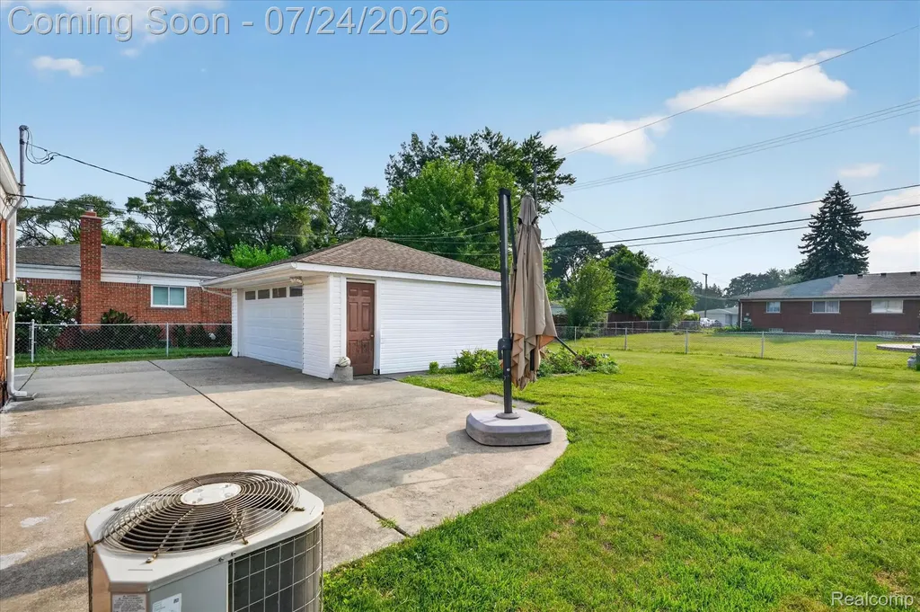 11252 Marsha Place Warren City MI 48089