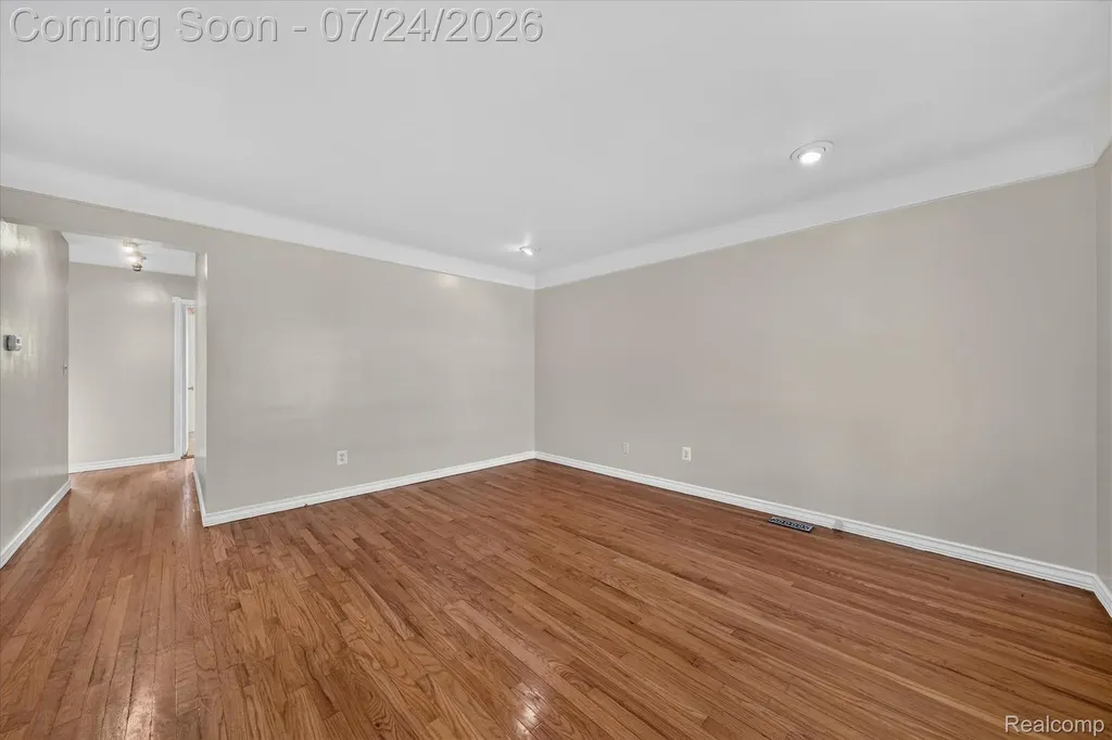 11252 Marsha Place Warren City MI 48089