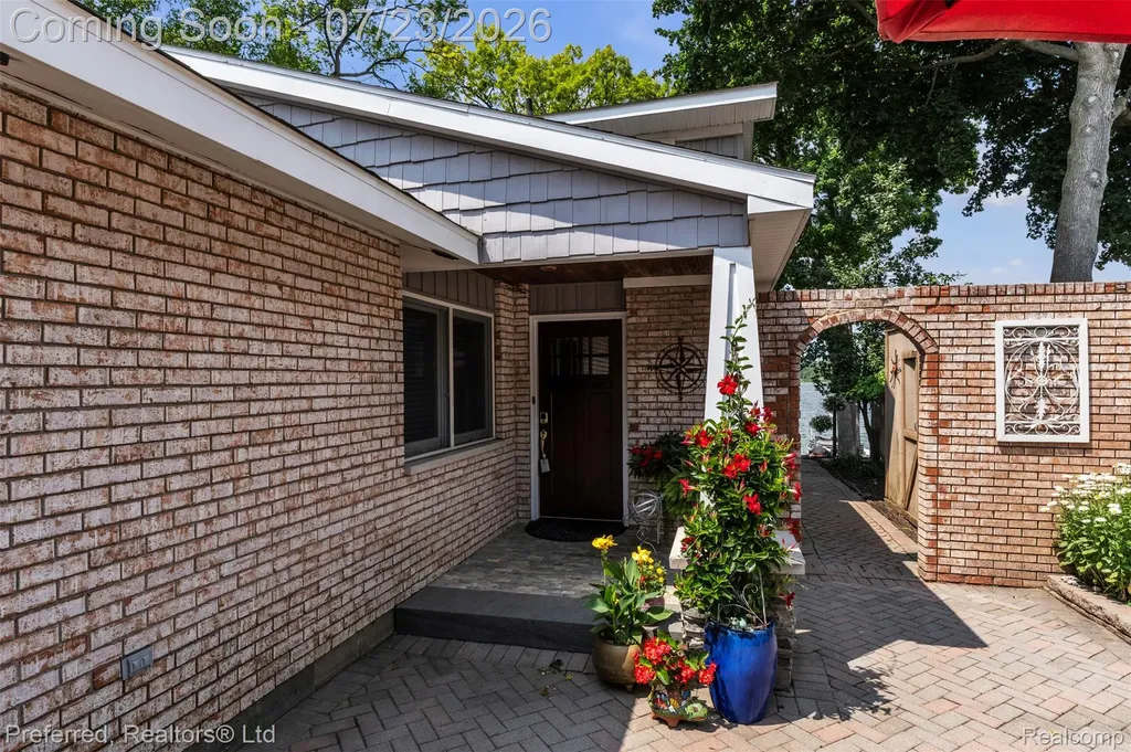 4337 Windiate Park Drive Waterford Charter Township MI 48329