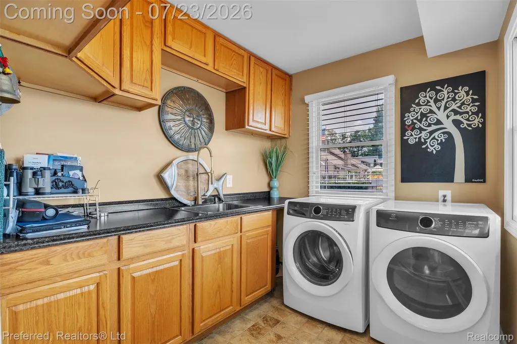 4337 Windiate Park Drive Waterford Charter Township MI 48329