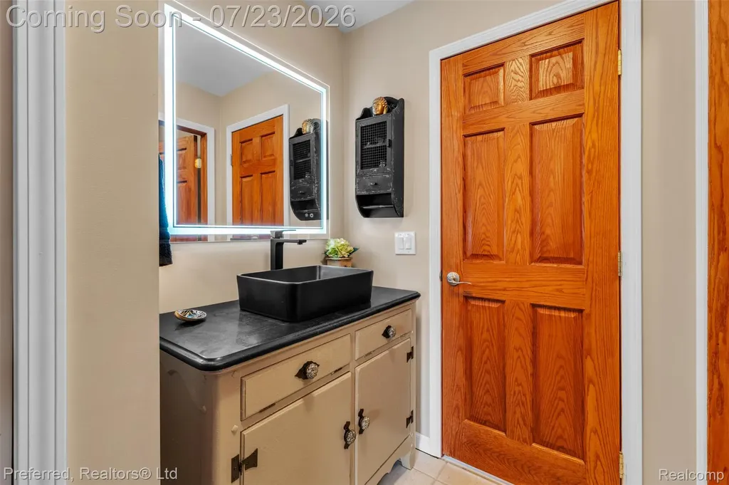 4337 Windiate Park Drive Waterford Charter Township MI 48329