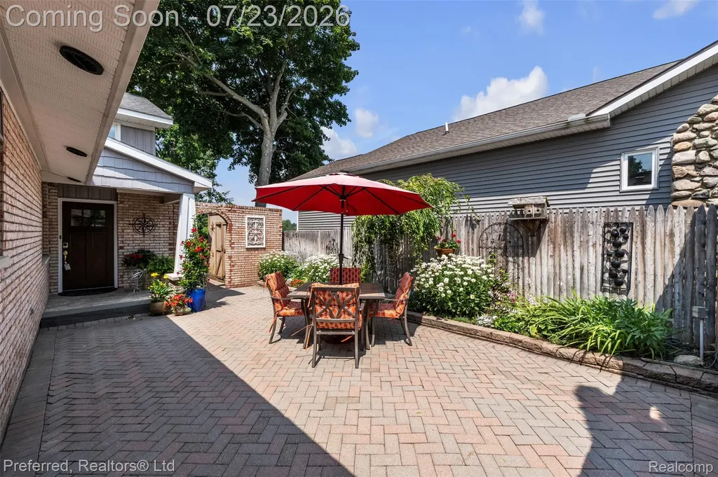 4337 Windiate Park Drive Waterford Charter Township MI 48329