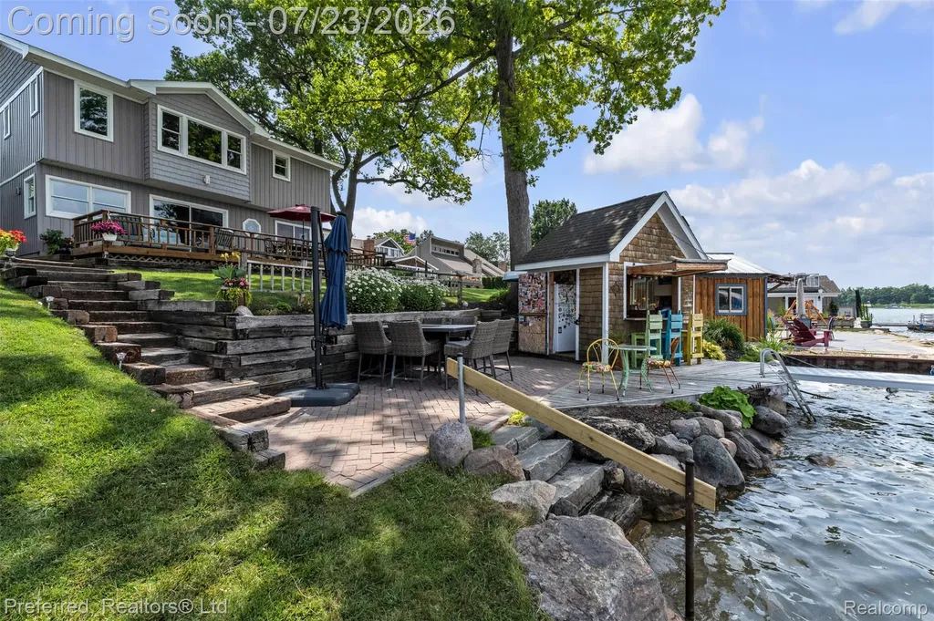 4337 Windiate Park Drive Waterford Charter Township MI 48329