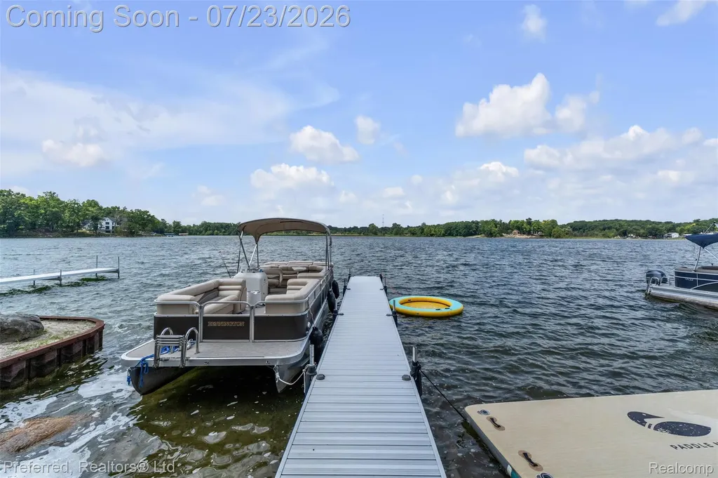 4337 Windiate Park Drive Waterford Charter Township MI 48329