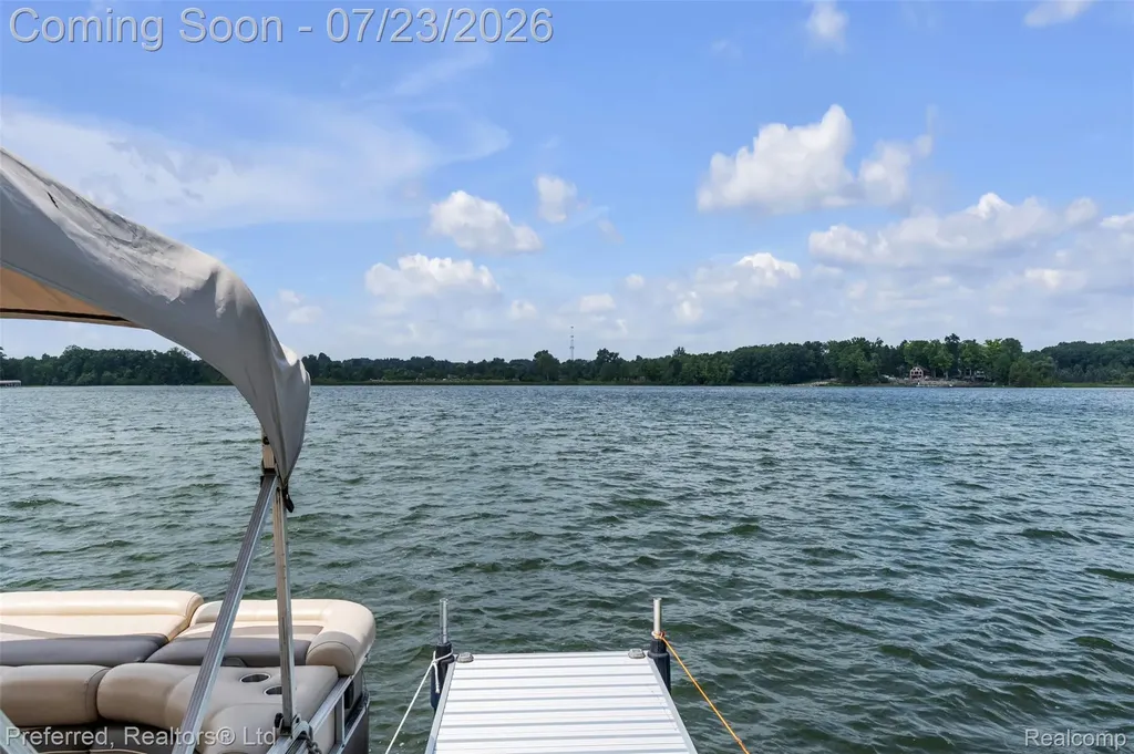 4337 Windiate Park Drive Waterford Charter Township MI 48329