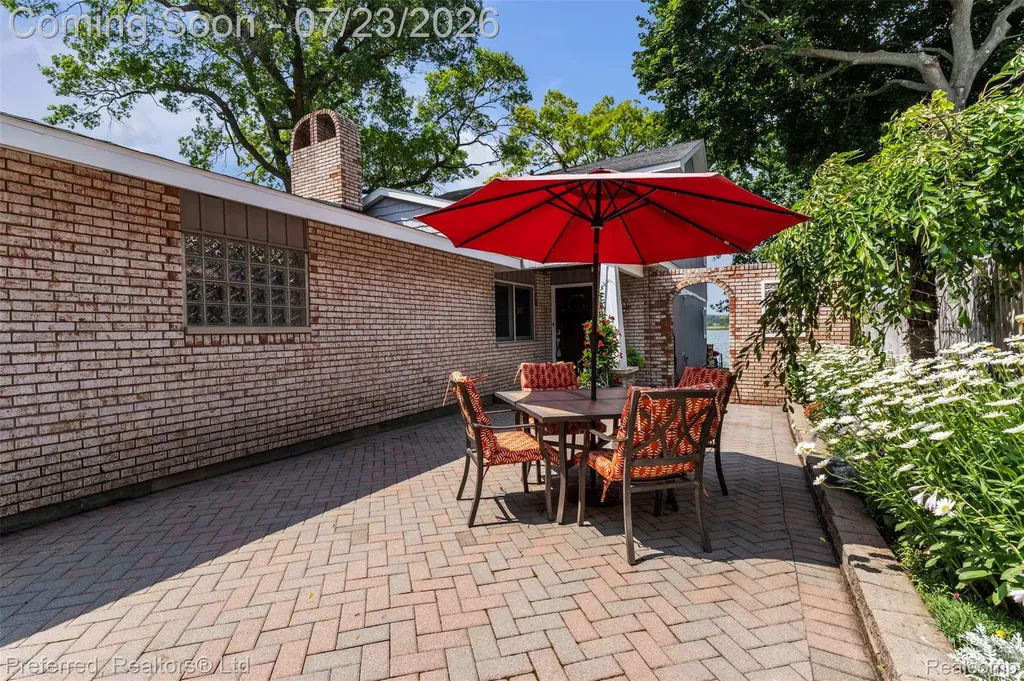 4337 Windiate Park Drive Waterford Charter Township MI 48329