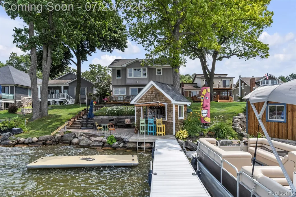 4337 Windiate Park Drive Waterford Charter Township MI 48329