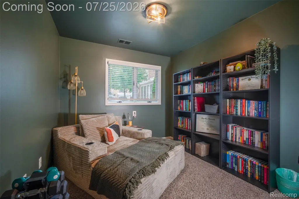 184 Pinewood Drive Plymouth City MI 48170