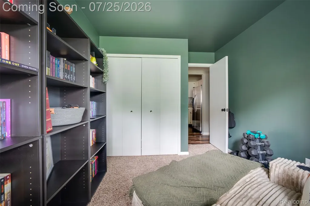 184 Pinewood Drive Plymouth City MI 48170