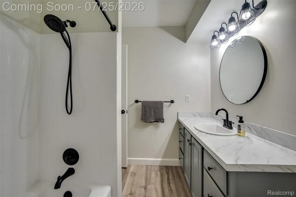 184 Pinewood Drive Plymouth City MI 48170