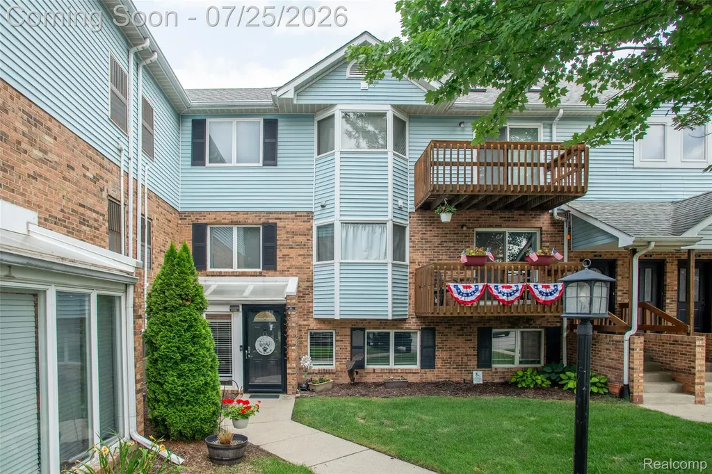 184 Pinewood Drive Plymouth City MI 48170