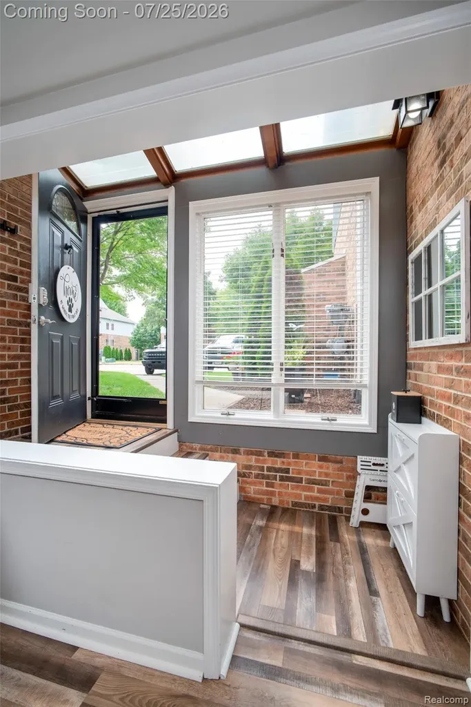 184 Pinewood Drive Plymouth City MI 48170