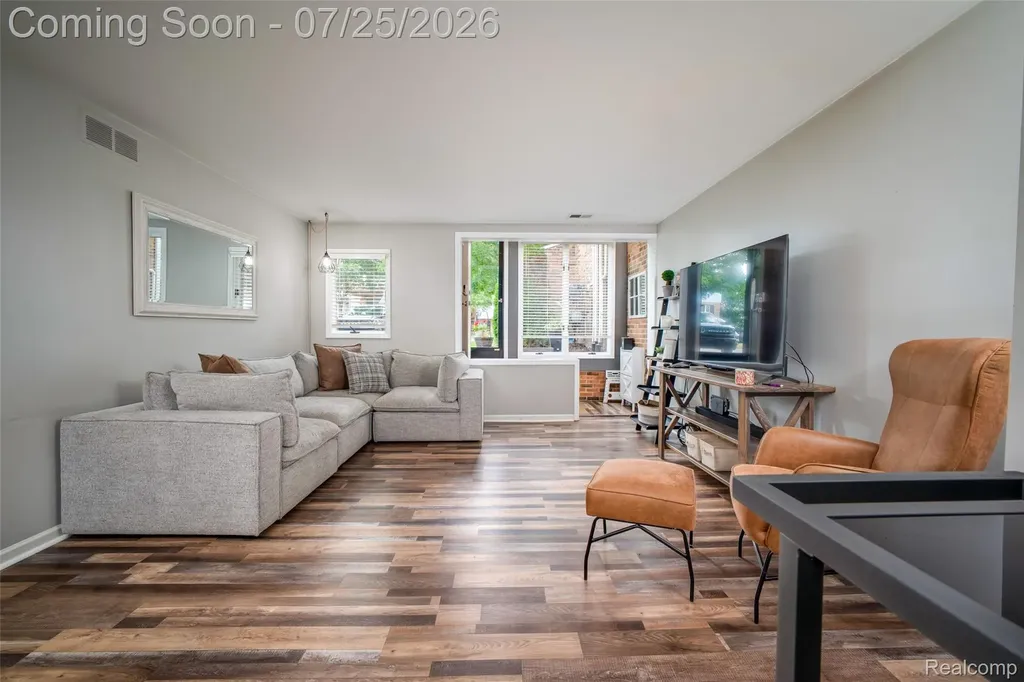 184 Pinewood Drive Plymouth City MI 48170