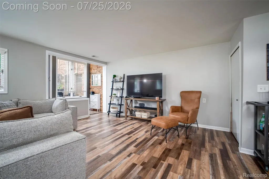 184 Pinewood Drive Plymouth City MI 48170