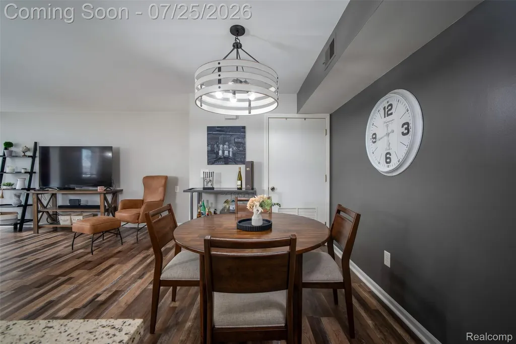 184 Pinewood Drive Plymouth City MI 48170