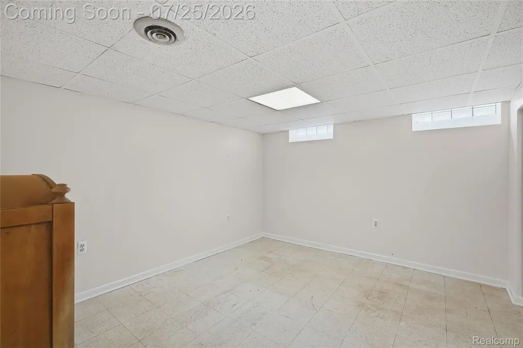 15617 Anne Avenue Allen Park City MI 48101