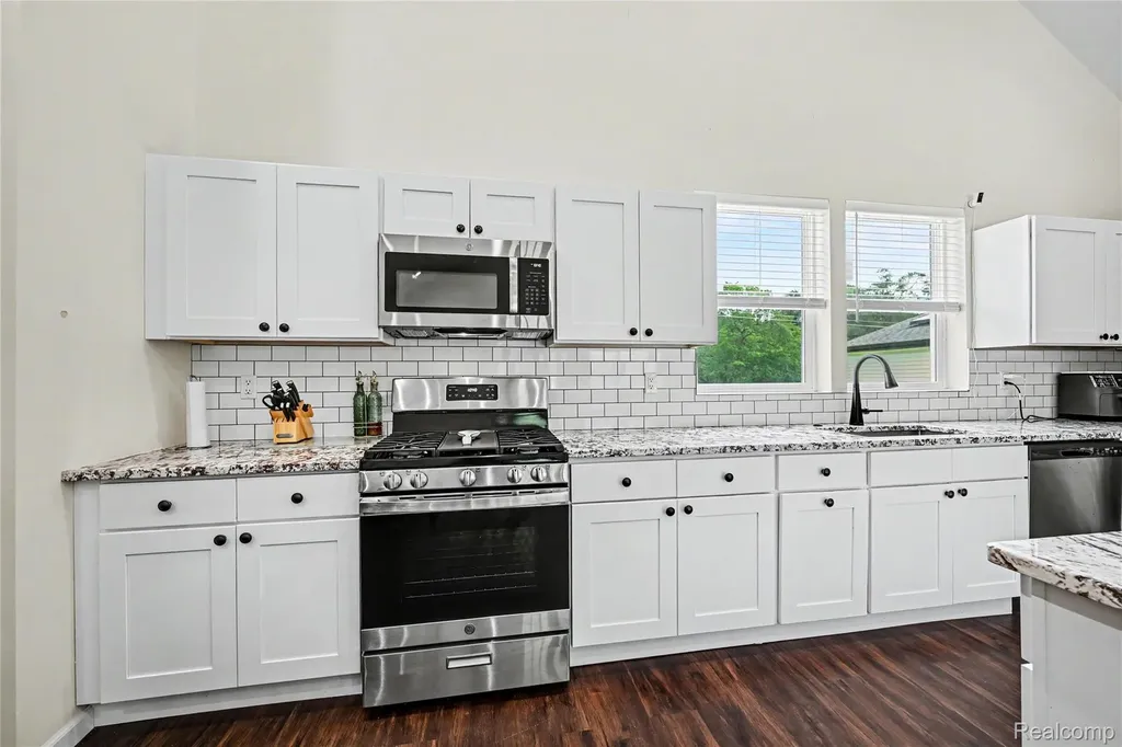 4086 W Commerce Road Milford Charter Township MI 48380