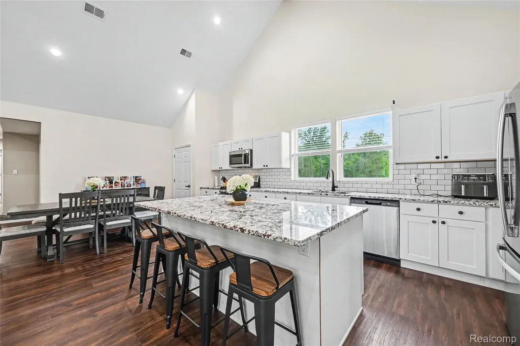 4086 W Commerce Road Milford Charter Township MI 48380