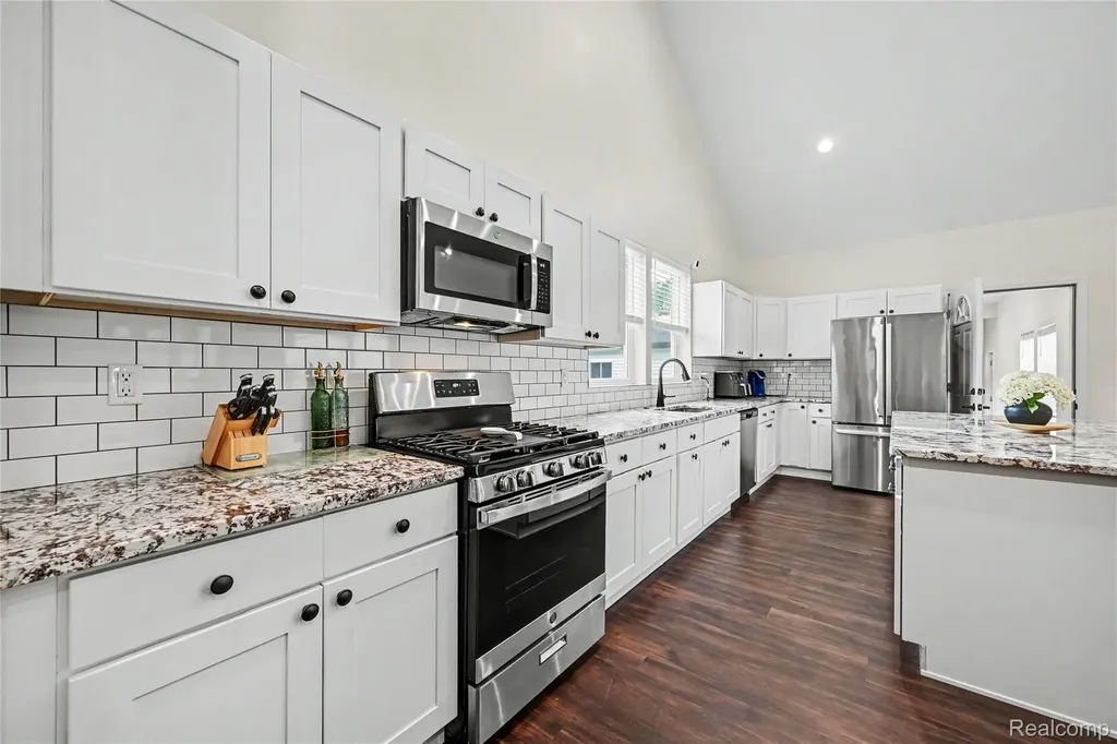 4086 W Commerce Road Milford Charter Township MI 48380
