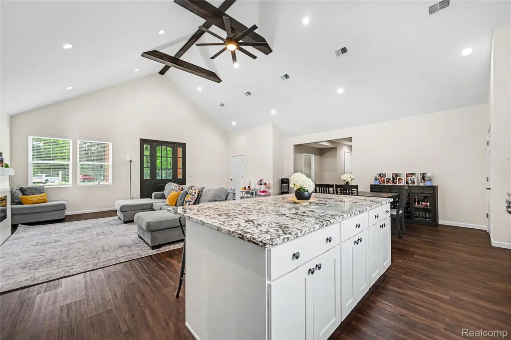 4086 W Commerce Road Milford Charter Township MI 48380
