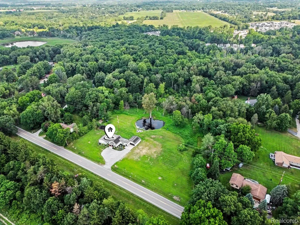 4086 W Commerce Road Milford Charter Township MI 48380