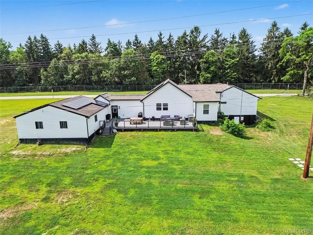 4086 W Commerce Road Milford Charter Township MI 48380