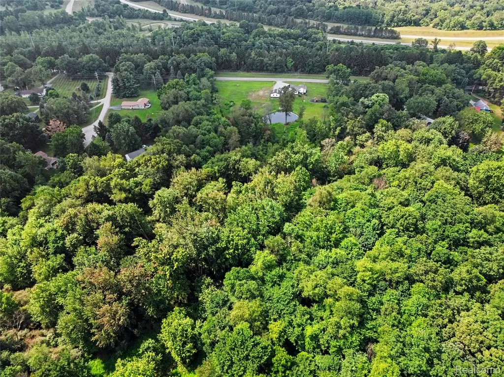 4086 W Commerce Road Milford Charter Township MI 48380