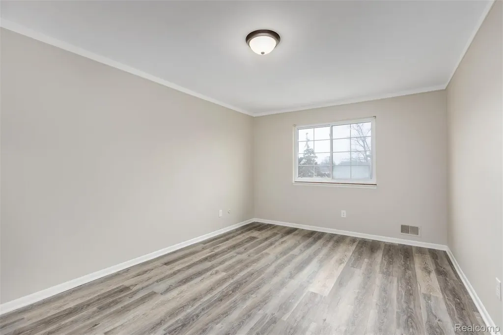 19729 Ridgemont Street St. Clair Shores City MI 48080
