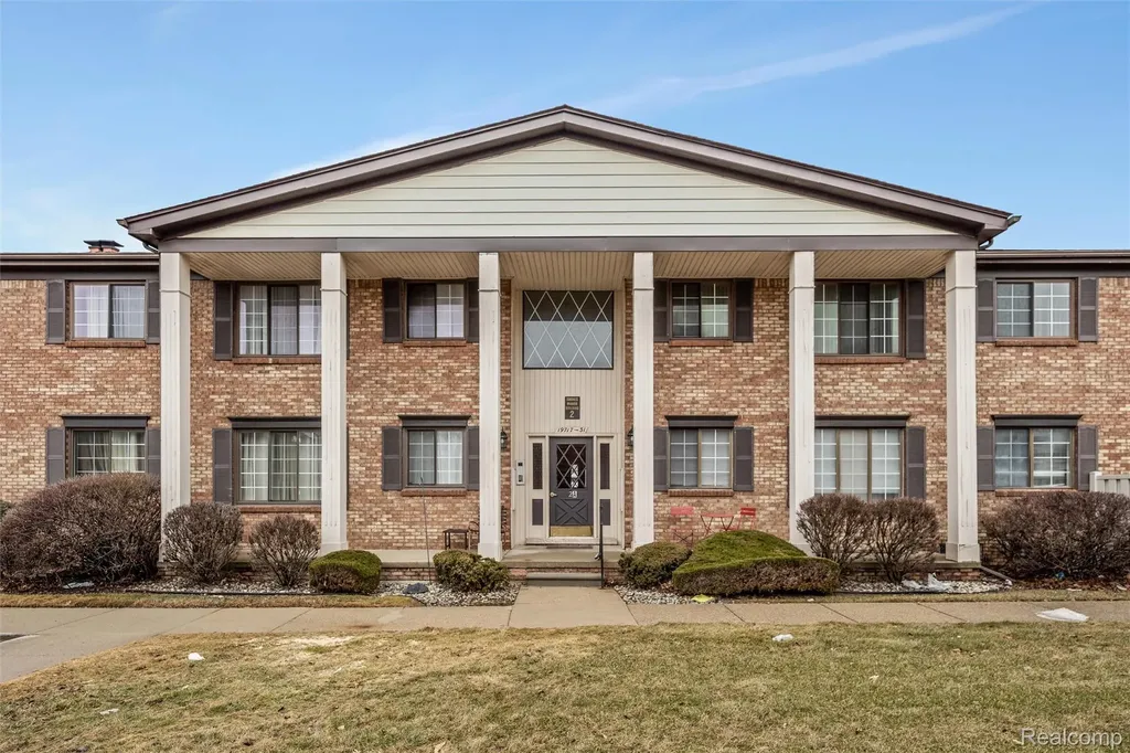19729 Ridgemont Street St. Clair Shores City MI 48080