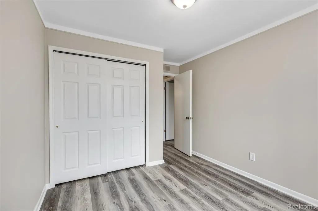 19729 Ridgemont Street St. Clair Shores City MI 48080