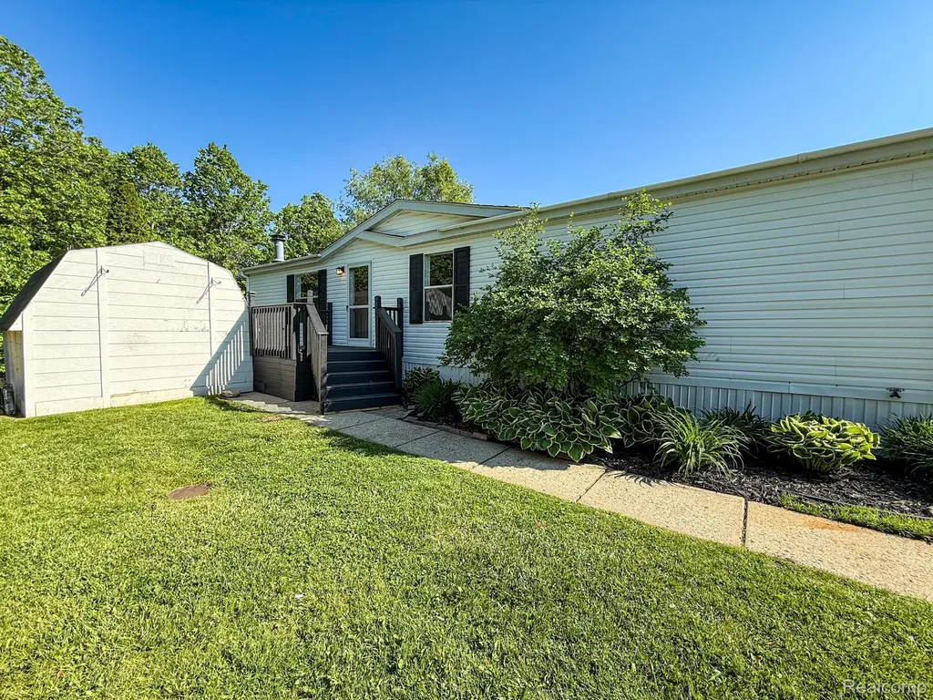 11600 Bay Drive Tyrone Township MI 48430