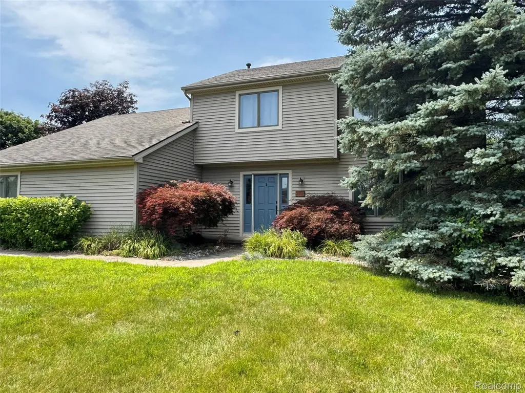2132 Maple Creek Circle Pittsfield Charter Township MI 48108