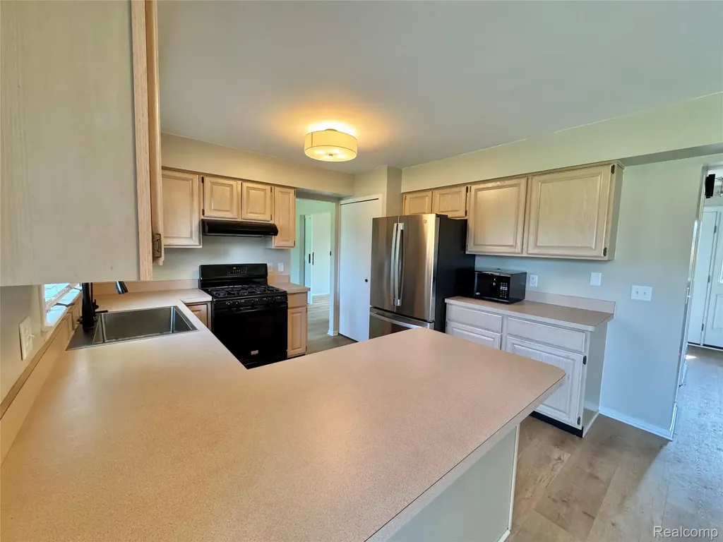 2132 Maple Creek Circle Pittsfield Charter Township MI 48108