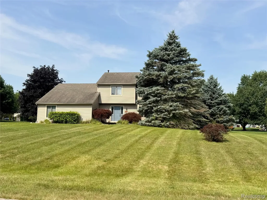 2132 Maple Creek Circle Pittsfield Charter Township MI 48108