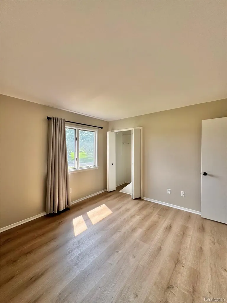2132 Maple Creek Circle Pittsfield Charter Township MI 48108