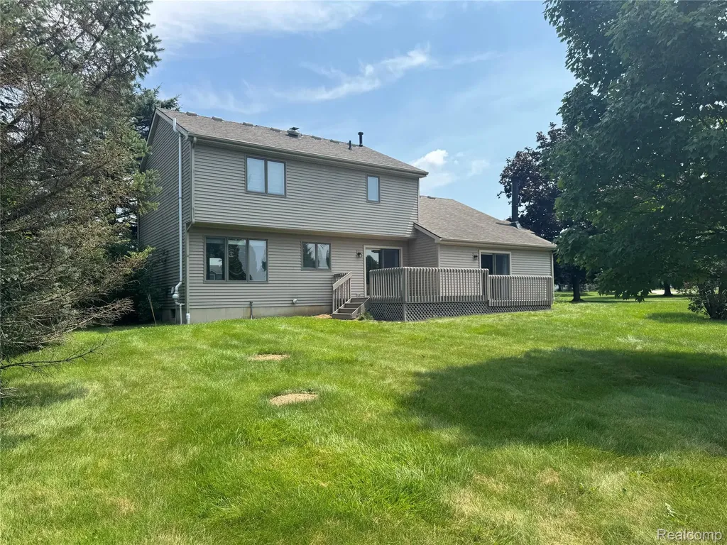 2132 Maple Creek Circle Pittsfield Charter Township MI 48108