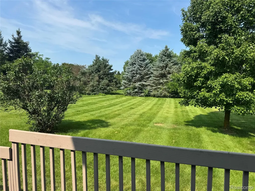 2132 Maple Creek Circle Pittsfield Charter Township MI 48108