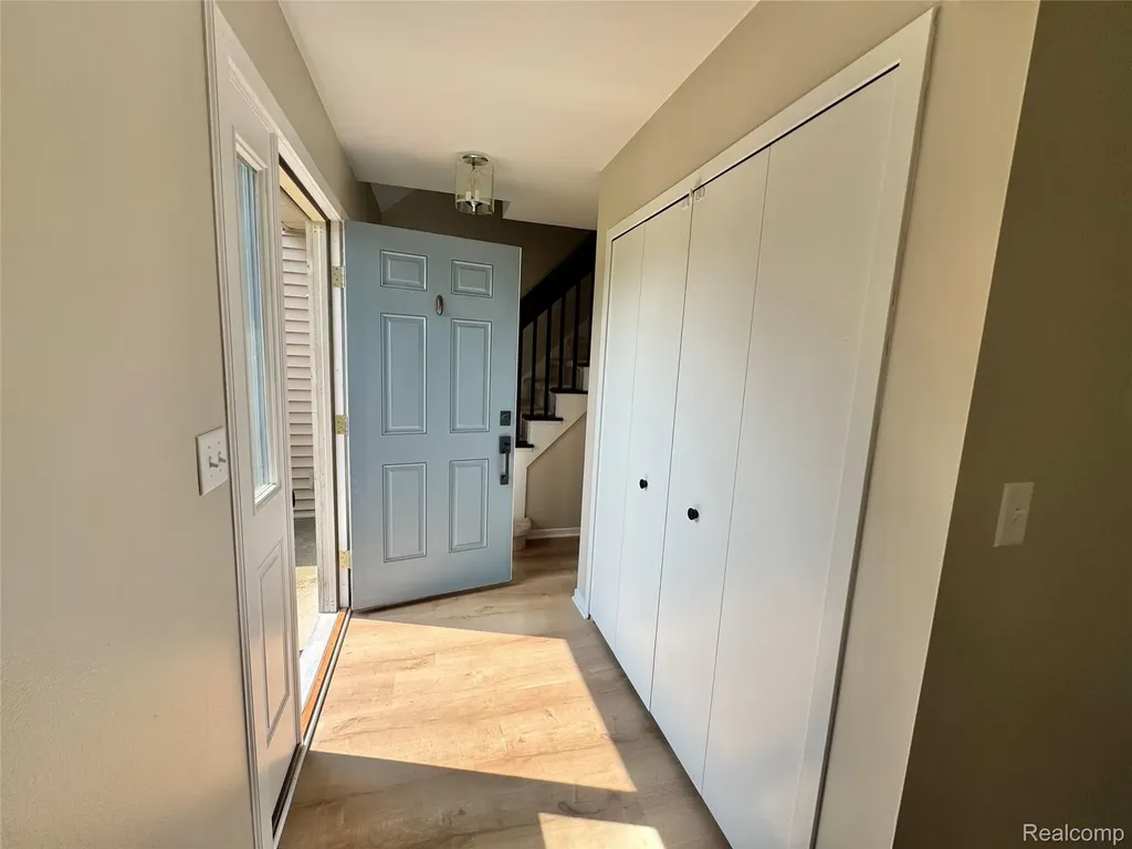 2132 Maple Creek Circle Pittsfield Charter Township MI 48108