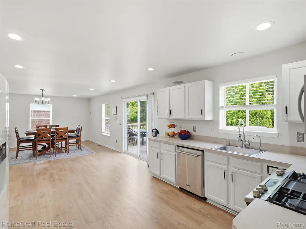 13585 Milton Drive Van Buren Charter Township MI 48111