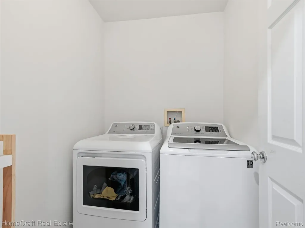 13585 Milton Drive Van Buren Charter Township MI 48111