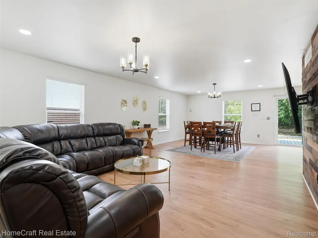 13585 Milton Drive Van Buren Charter Township MI 48111