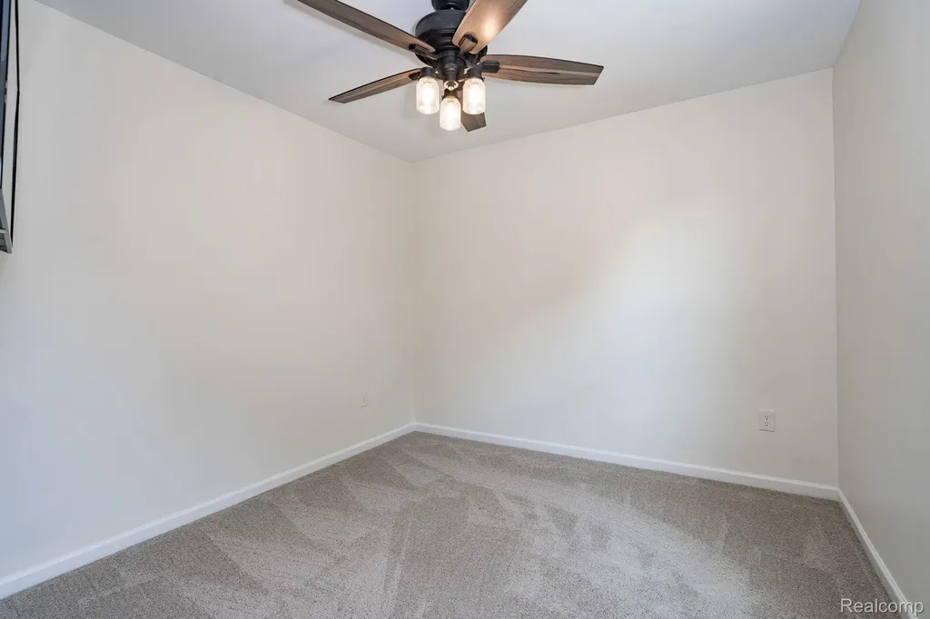 425 Knollwood Drive Brandon Charter Township MI 48462