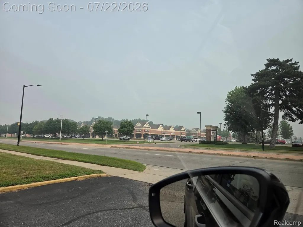 5812 12 Mile Road Warren City MI 48092
