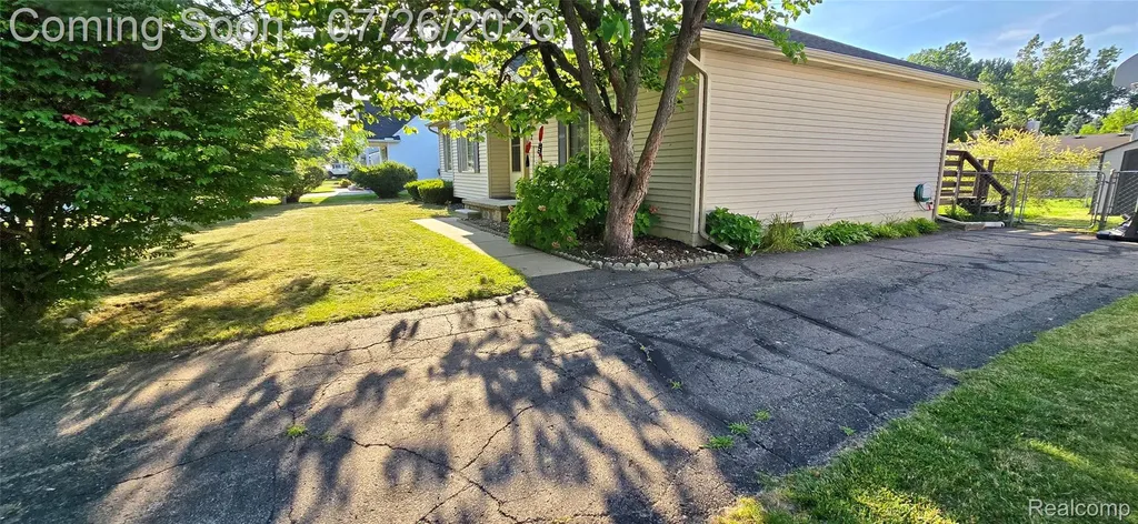 977 Town Trail Pinckney Village MI 48169