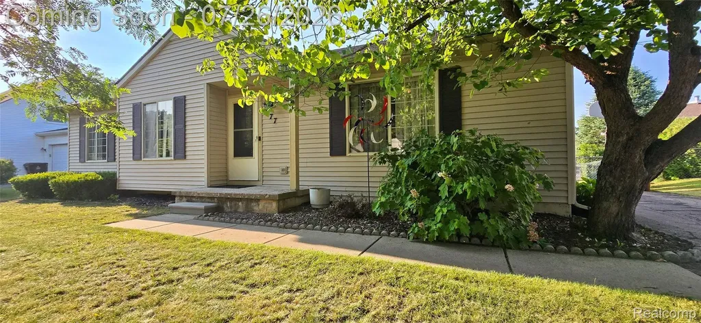 977 Town Trail Pinckney Village MI 48169